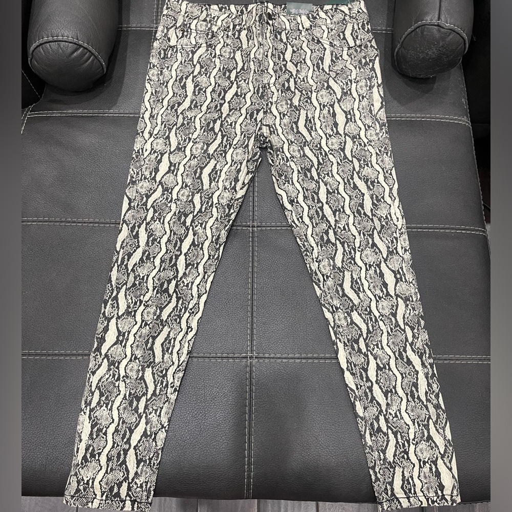 New Women’s Wild Fable Skinny Jeans Denim Pants Black Snake Print High Rise
